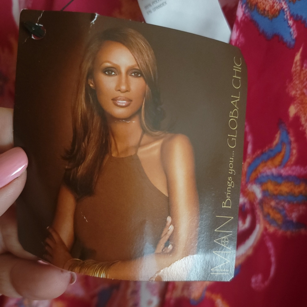 NWT Iman Plus Sz One SZ Fits Most Red Floral Wrap Shawl - Picture 4 of 7